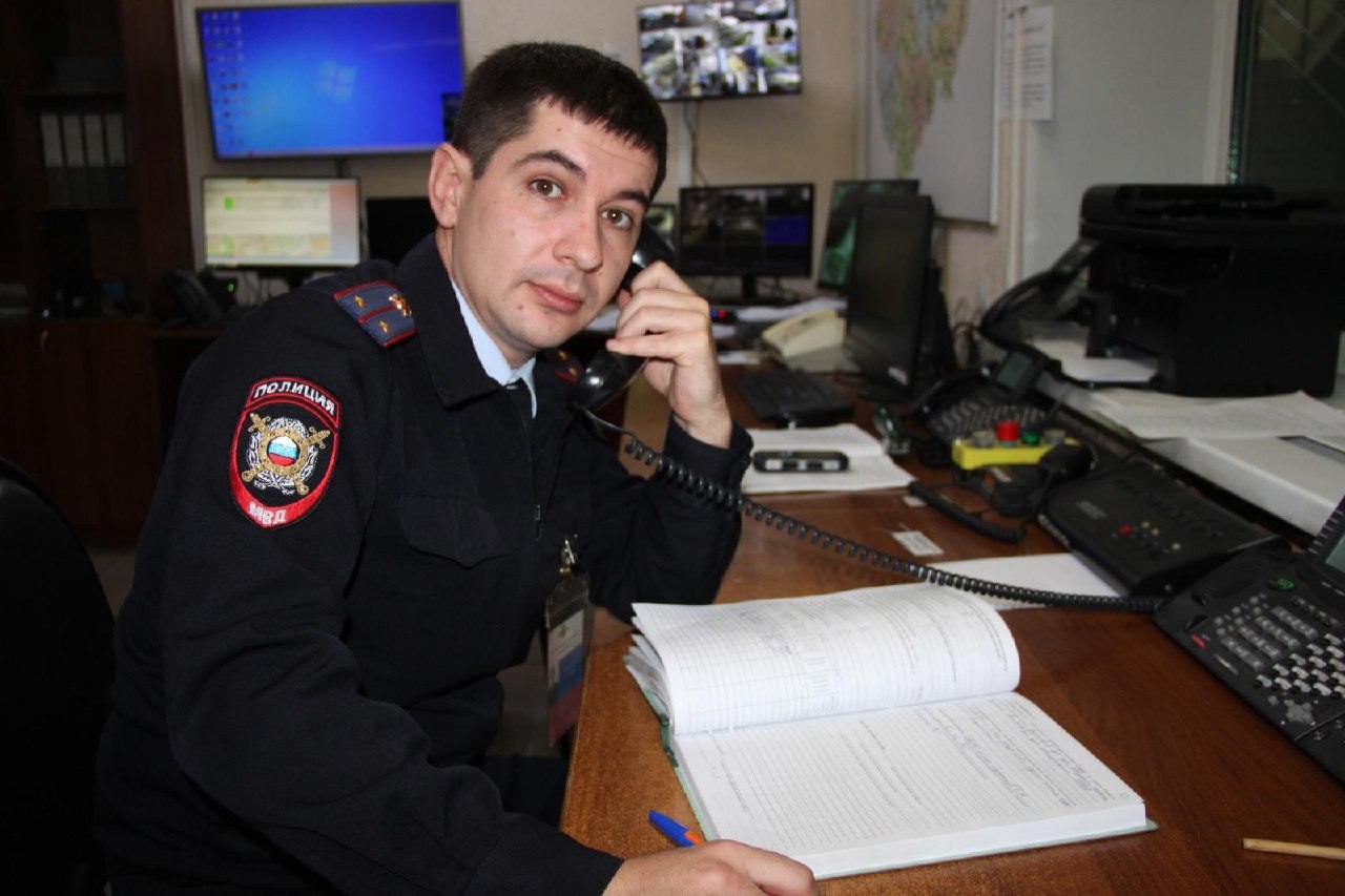 Сергей Цуканов: Уважаемые работники полиции, дорогие ветераны органов внутренних дел Фатежского района! Примите поздравления с Днем сотрудника органов внутренних дел Российской Федерации! Сергей Цуканов: Уважаемые работники полиции, дорогие ветераны органов внутренних дел Фатежского района! Примите поздравления с Днем сотрудника органов внутренних дел Российской Федерации!