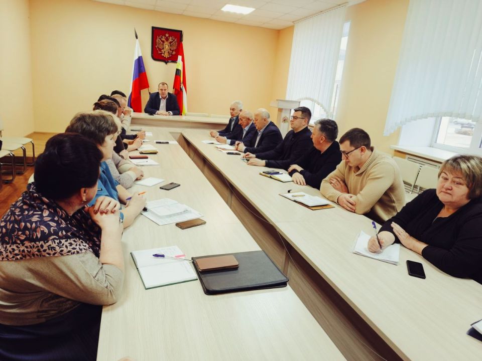 Сергей Цуканов: Рабочую неделю начал с планерки с главами муниципальных образований Фатежского района