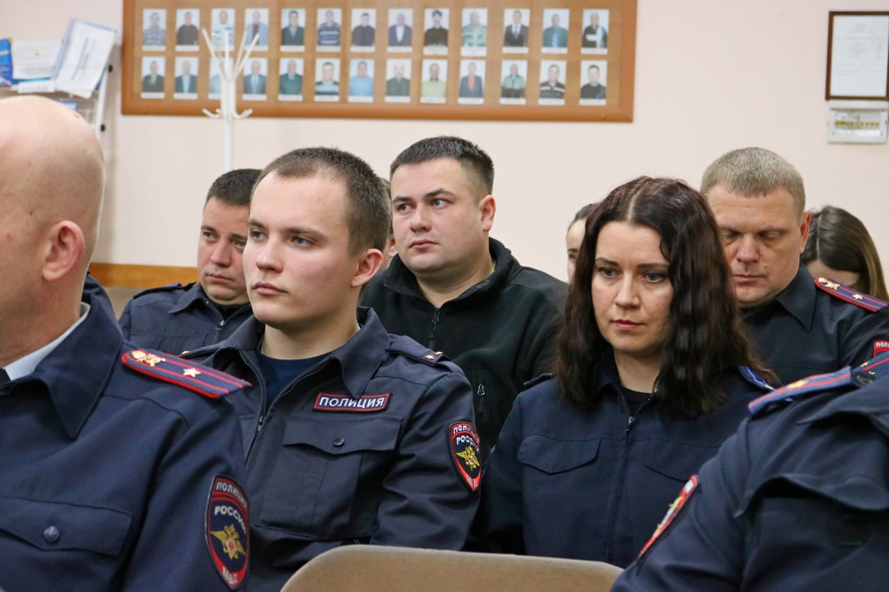 Игорь Глущенко: Сотрудников и ветеранов ОМВД России по Обоянскому району поздравляю с профессиональным праздником