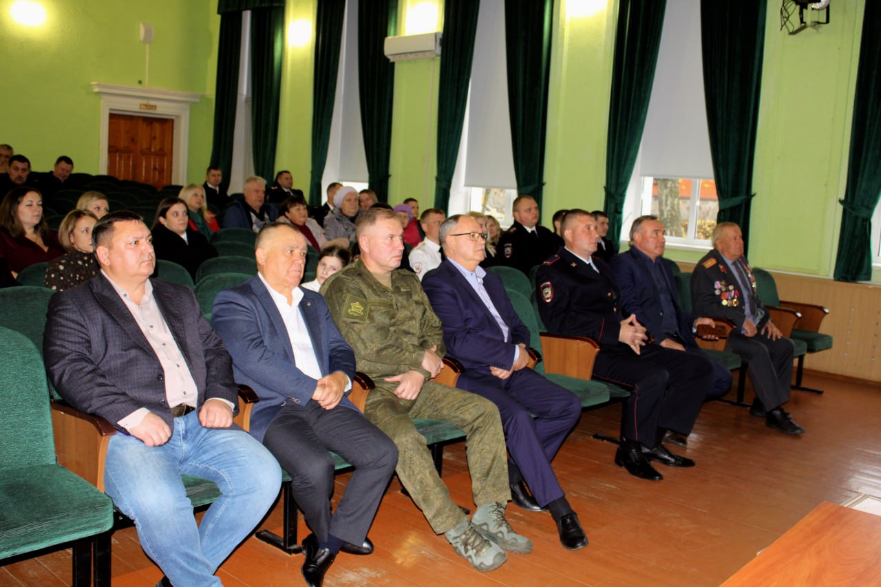 Юрий Астахов: Уважаемые сотрудники и ветераны МО МВД России «Щигровский»! Юрий Астахов: Уважаемые сотрудники и ветераны МО МВД России «Щигровский»!