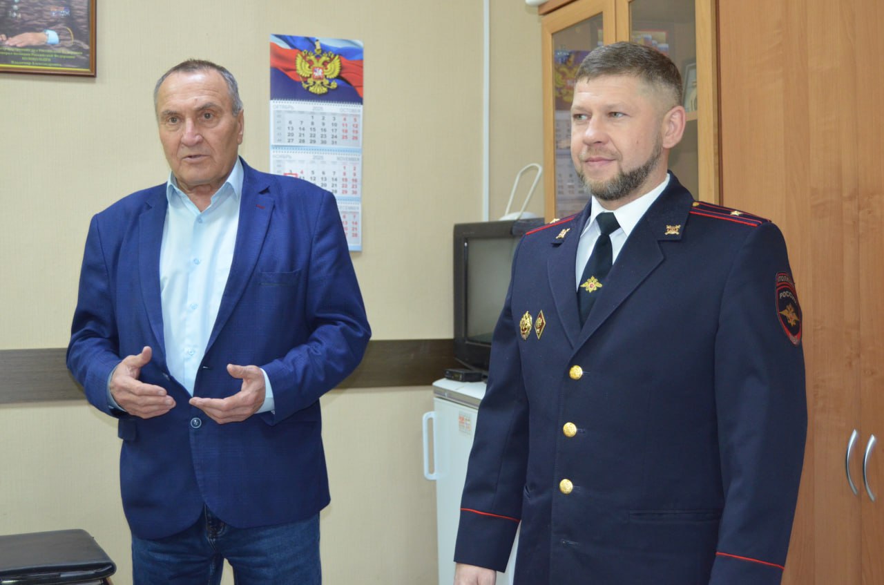 Михаил Игнатов: Сегодня, в честь профессионального праздника — Дня сотрудника органов внутренних дел, я посетил Черемисиновский отдел полиции