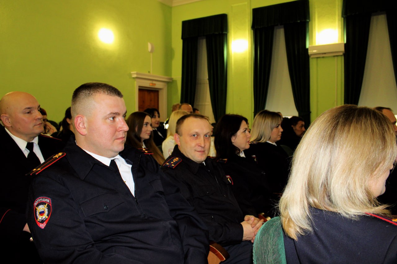 Юрий Астахов: Уважаемые сотрудники и ветераны МО МВД России «Щигровский»! Юрий Астахов: Уважаемые сотрудники и ветераны МО МВД России «Щигровский»!