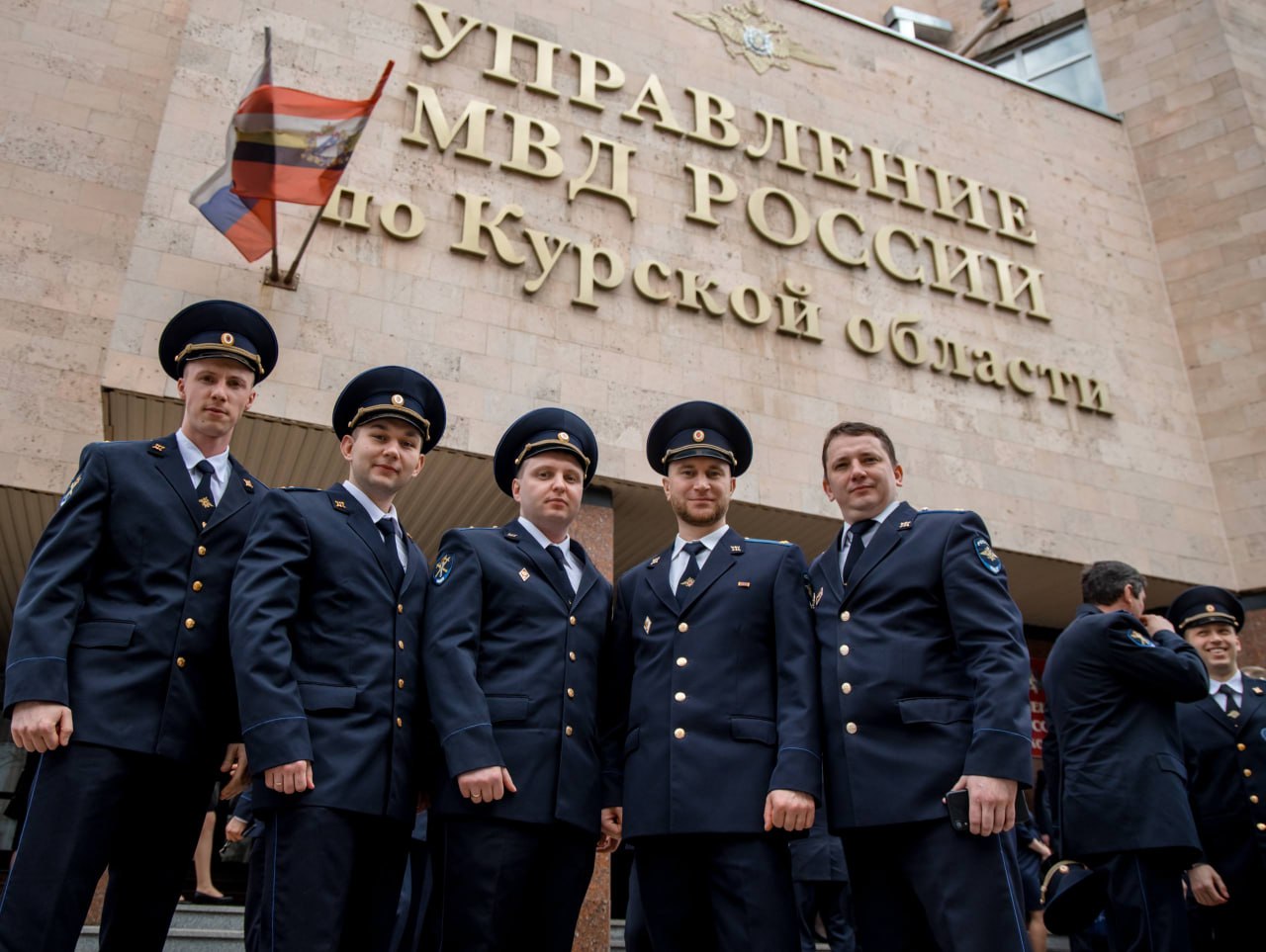 Александр Хинштейн поздравил курских полицейских с праздником Александр Хинштейн поздравил курских полицейских с праздником