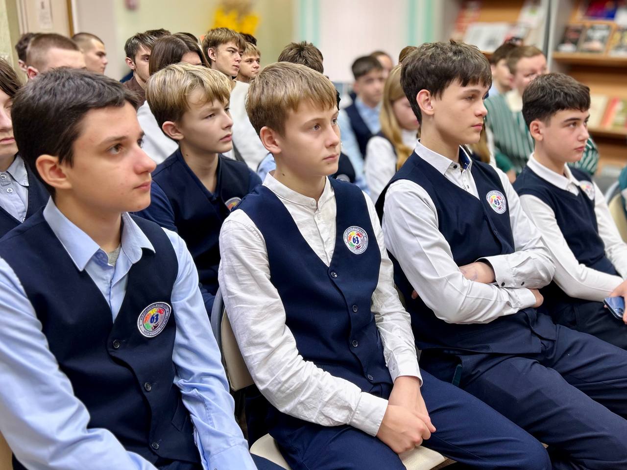 Ветераны XXI века рассказали молодым курянам о военном призыве Ветераны XXI века рассказали молодым курянам о военном призыве