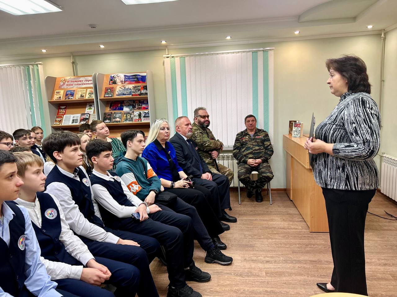 Ветераны XXI века рассказали молодым курянам о военном призыве