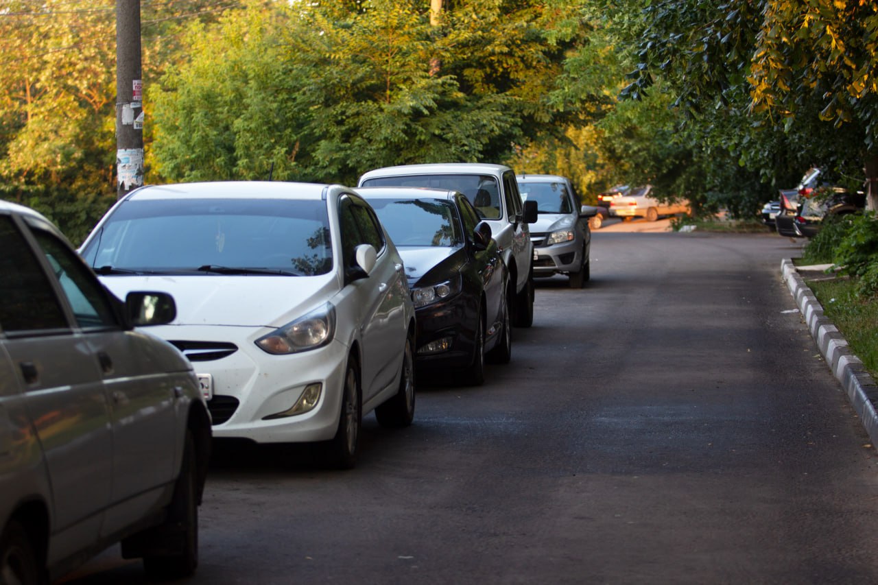 Мэр Курска поручил решить проблему с дорогой на улице Мостовой на границе с районом