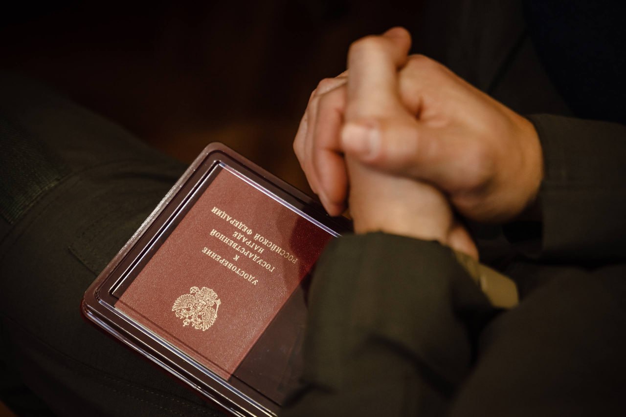 Александр Хинштейн вручил награды курским росгвардейцам Александр Хинштейн вручил награды курским росгвардейцам