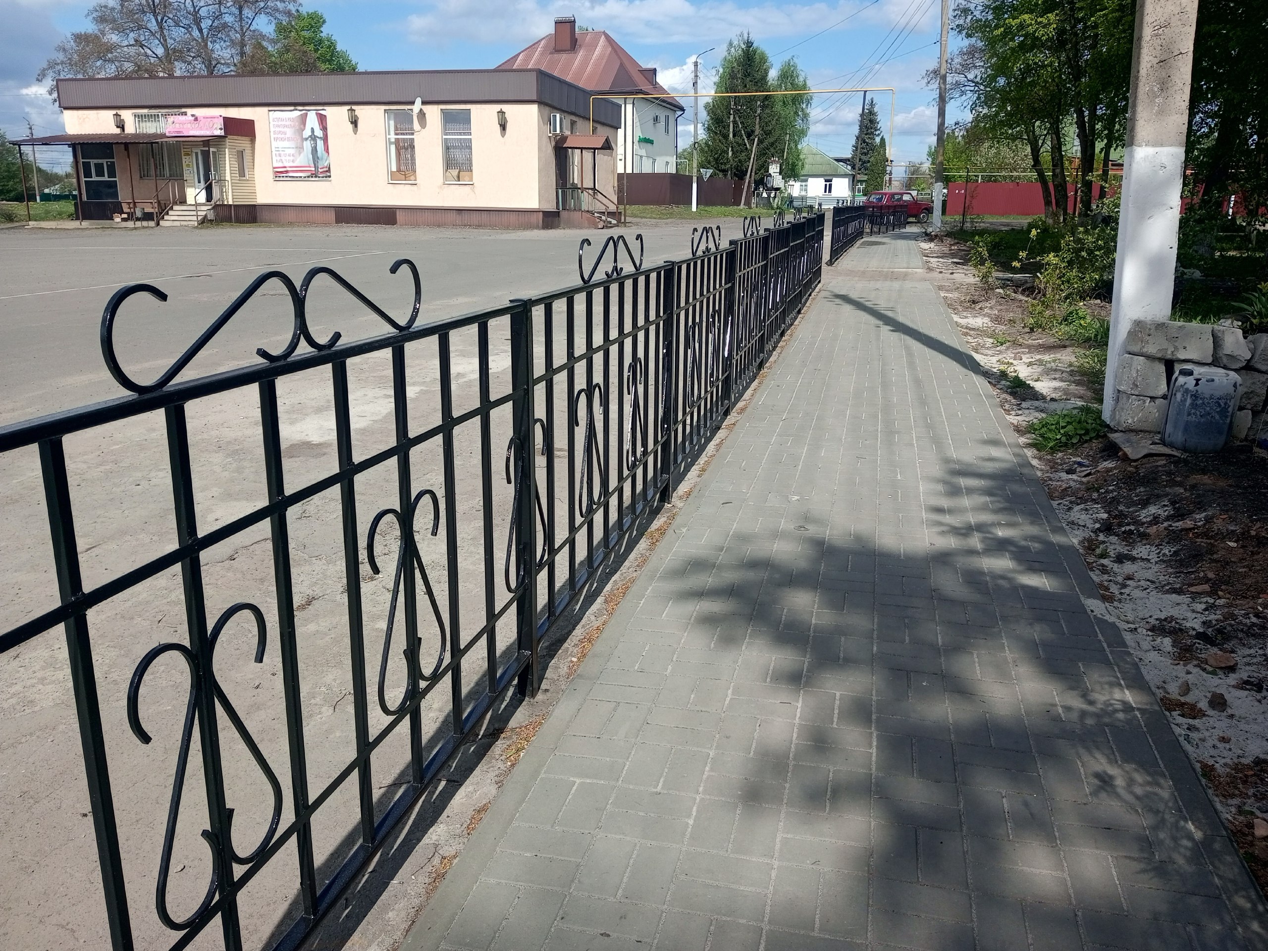 В Курской области в поселке Солнцево благоустроили общественную территорию