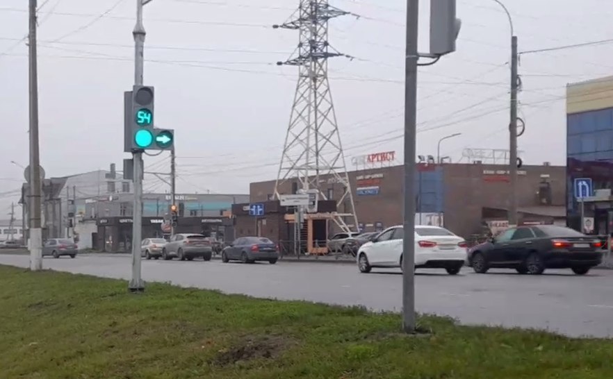 На проспекте Анатолия Дериглазова по нацпроекту установили светофоры