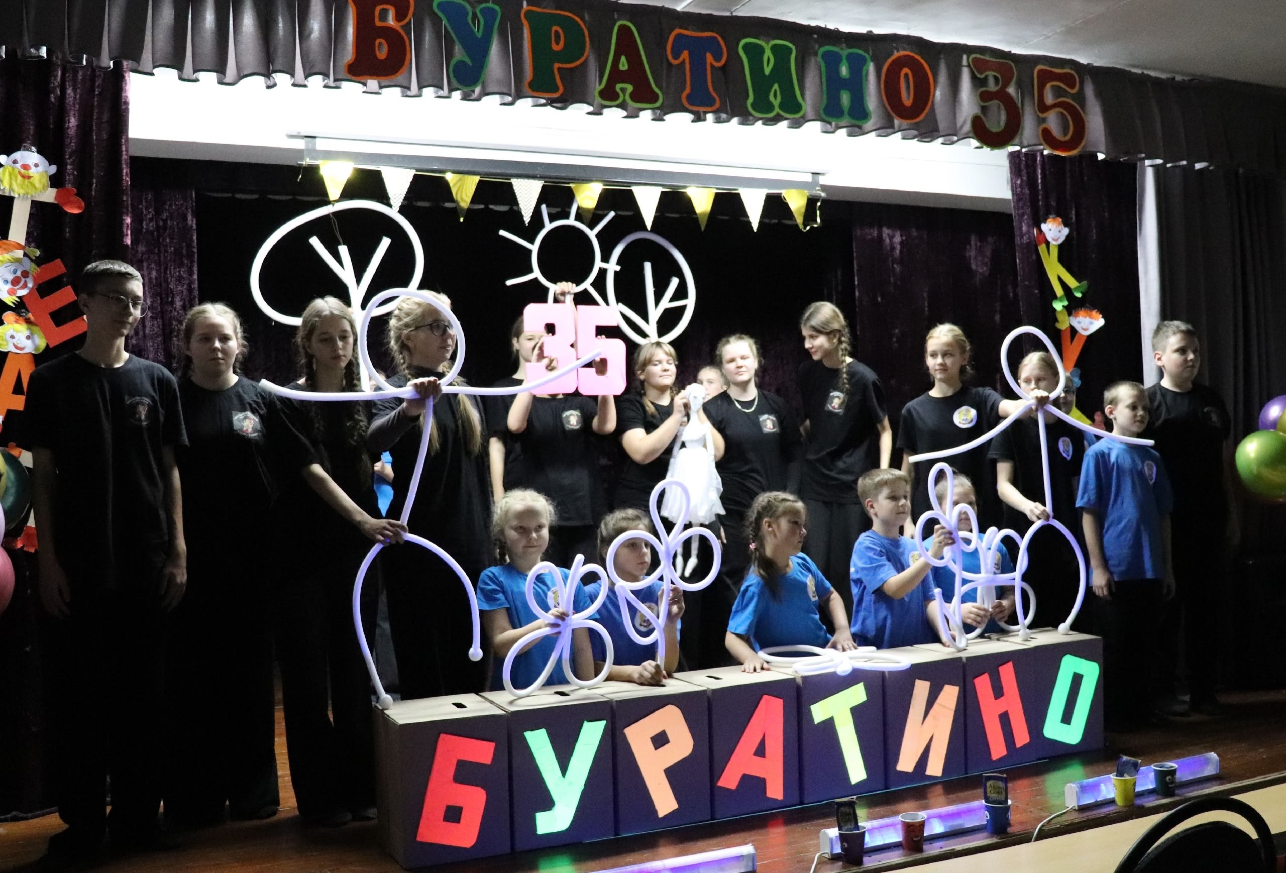 Поздравляем Образцовый коллектив «Театр кукол «Буратино» с 35-летием со дня основания! Поздравляем Образцовый коллектив «Театр кукол «Буратино» с 35-летием со дня основания!