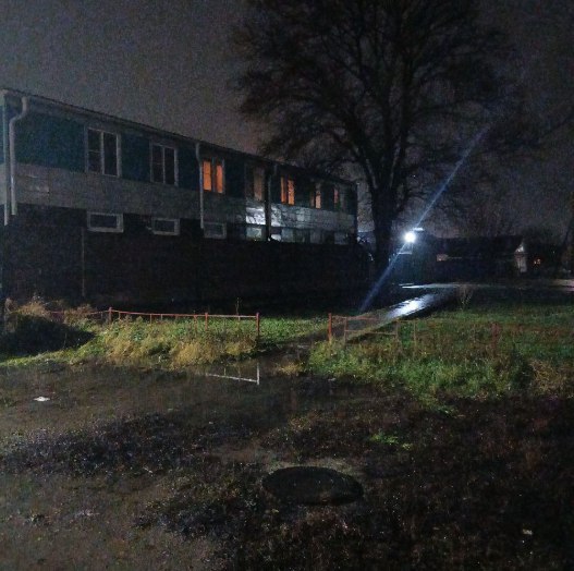 Ночью сотрудники Минприроды искали неприятный запах на улицах Курска и нашли горящие деревья в Кукуевке Ночью сотрудники Минприроды искали неприятный запах на улицах Курска и нашли горящие деревья в Кукуевке