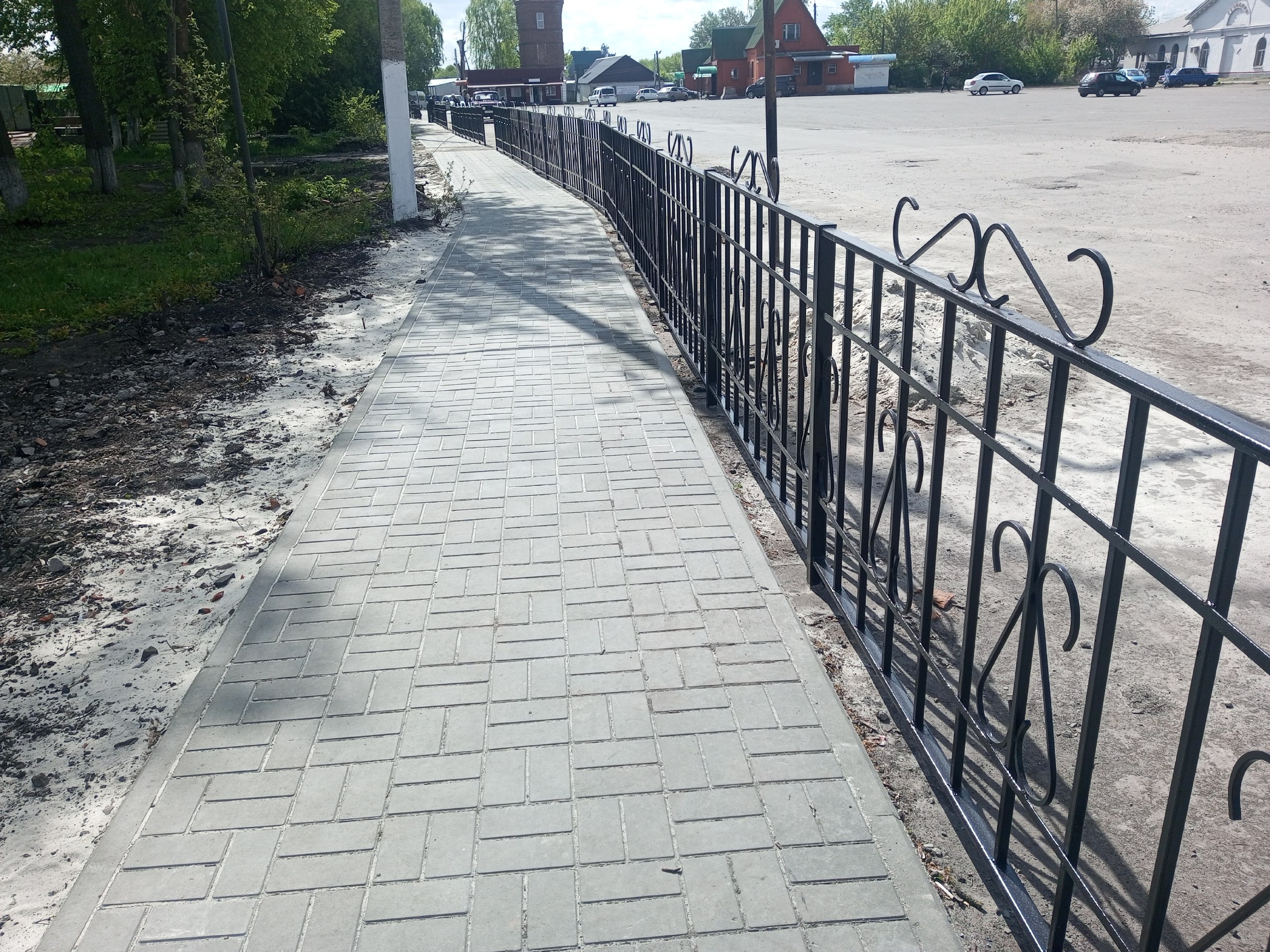 В Курской области в поселке Солнцево благоустроили общественную территорию В Курской области в поселке Солнцево благоустроили общественную территорию