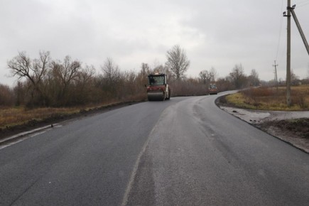 В Курском районе приводят в порядок дорогу Отрешково-Петровское-Беседино