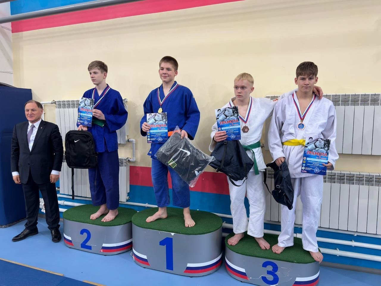 Воспитанники спортивной школы Единоборств продолжают участвовать в соревнованиях и пополнять копилку наград Воспитанники спортивной школы Единоборств продолжают участвовать в соревнованиях и пополнять копилку наград