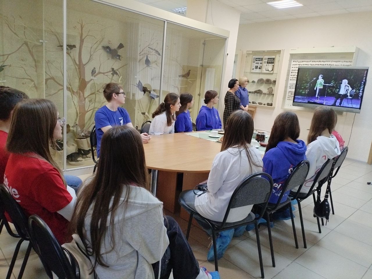 Председатели первичных отделений Нижнереутской школы Колкнев Александр, Хмелевской школы Новикова Дарья и активистка первичного отделения Фатежской школы №1 Цыганкова Вероника в рамках проекта «Профэкспедиция» посетили... Председатели первичных отделений Нижнереутской школы Колкнев Александр, Хмелевской школы Новикова Дарья и активистка первичного отделения Фатежской школы №1 Цыганкова Вероника в рамках проекта «Профэкспедиция» посетили...