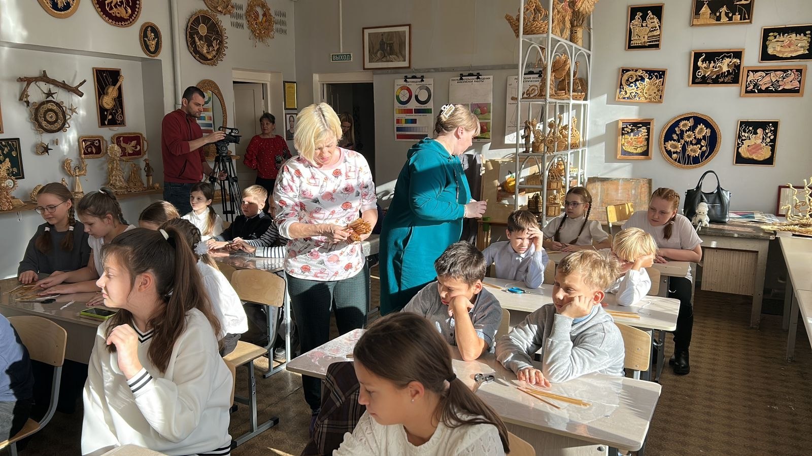 Детская школа художественных ремесел «Артель» приглашает железногорцев и гостей города на экскурсии и мастер-классы! Детская школа художественных ремесел «Артель» приглашает железногорцев и гостей города на экскурсии и мастер-классы!