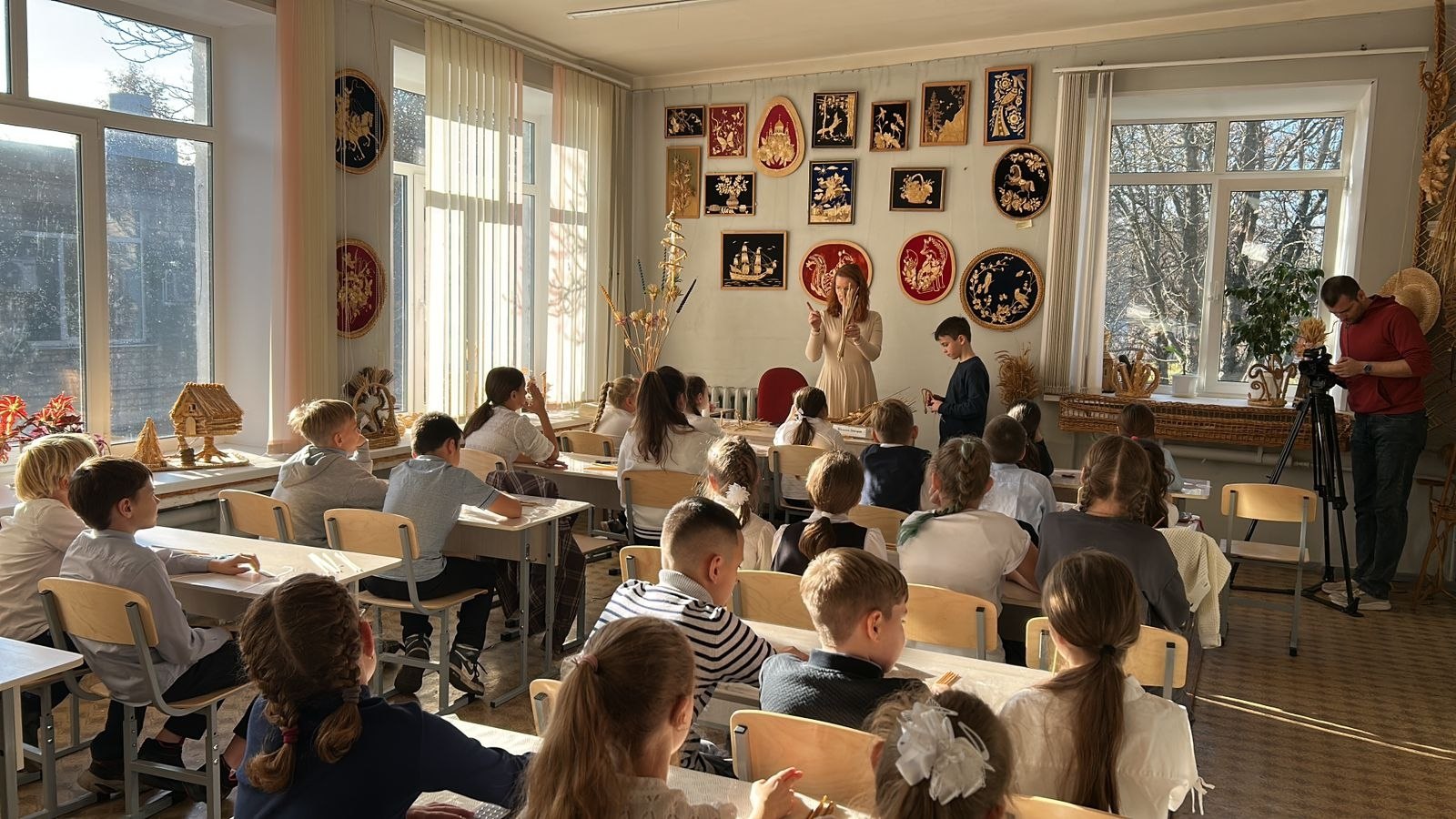 Детская школа художественных ремесел «Артель» приглашает железногорцев и гостей города на экскурсии и мастер-классы! Детская школа художественных ремесел «Артель» приглашает железногорцев и гостей города на экскурсии и мастер-классы!