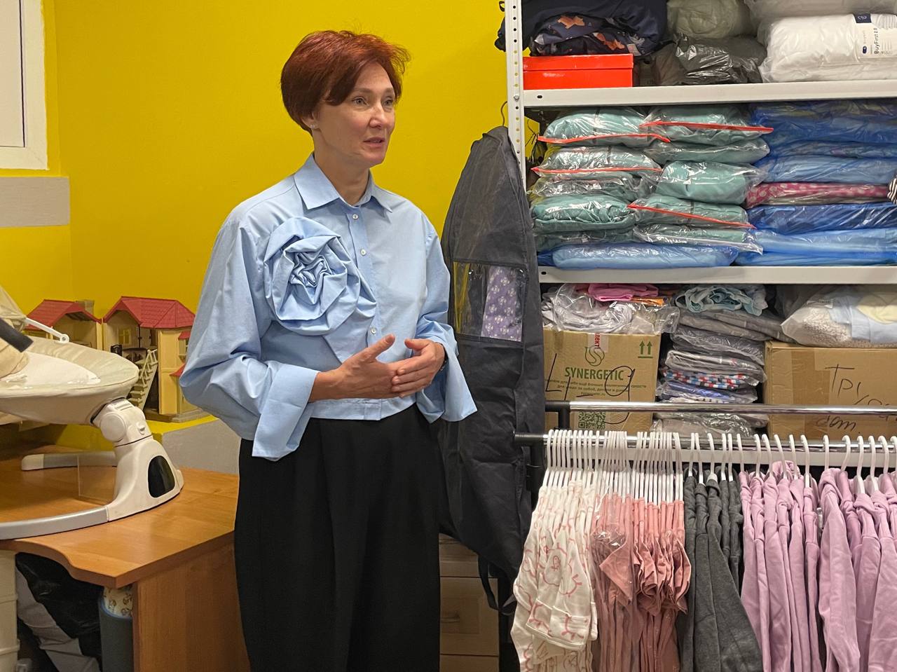 Курский губернатор посетил «Домик добрых дел» Курский губернатор посетил «Домик добрых дел»