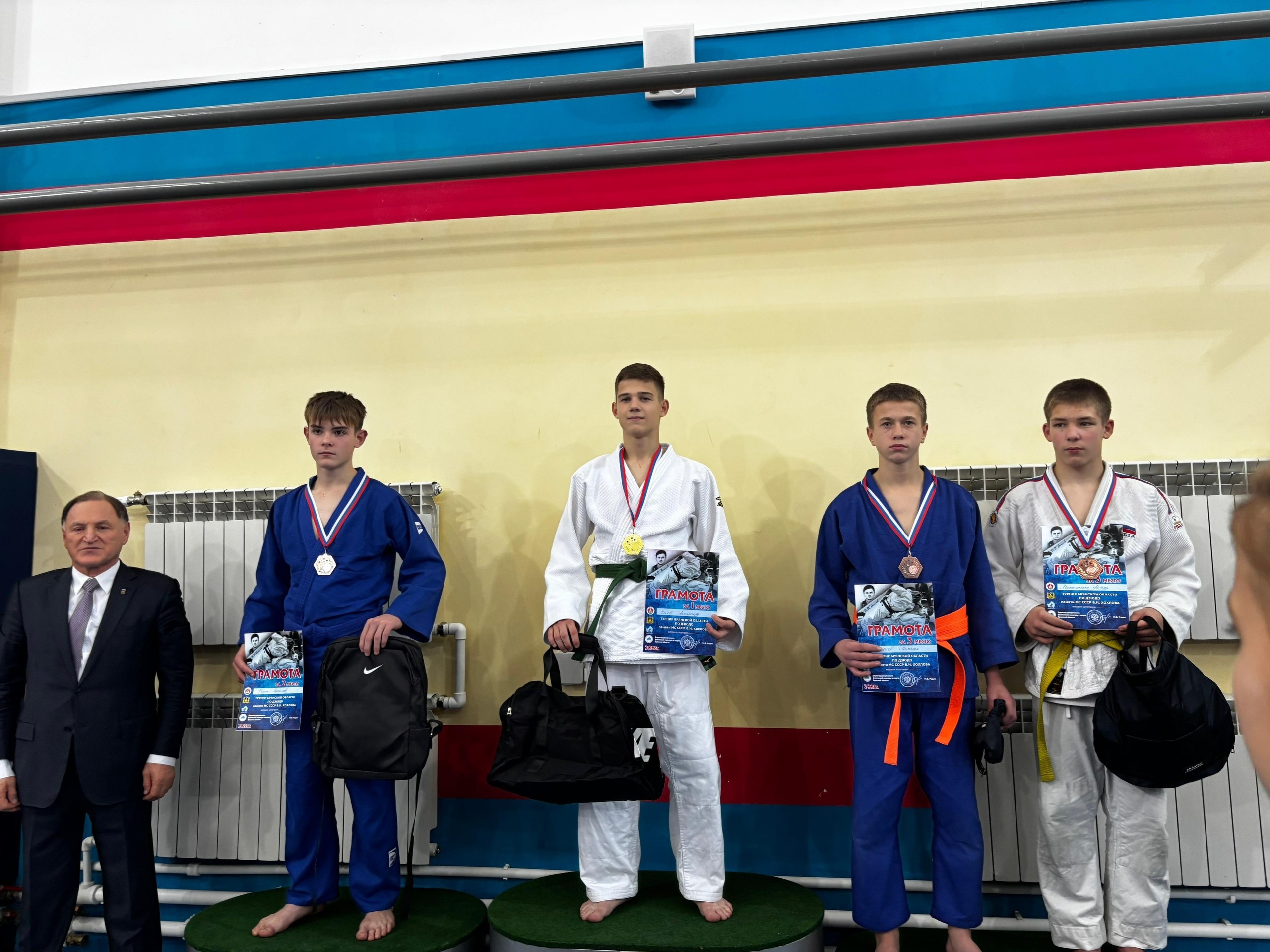 Воспитанники спортивной школы Единоборств продолжают участвовать в соревнованиях и пополнять копилку наград
