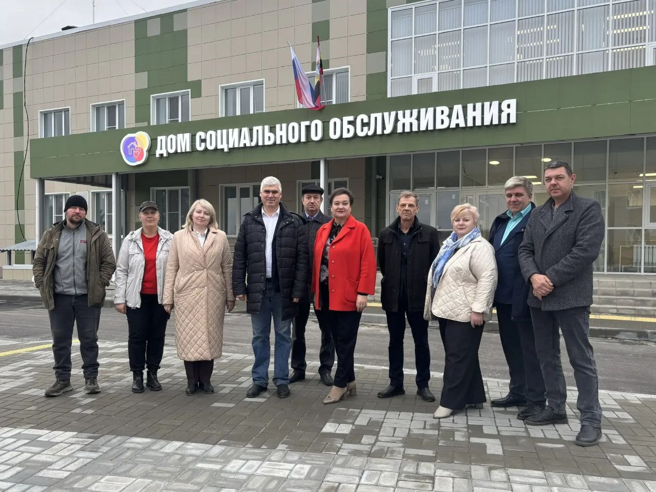 Одним из важных пунктов визита Олега Хохлова стала новый дом-интернат для престарелых и инвалидов в д. Чурилово Курского района Одним из важных пунктов визита Олега Хохлова стала новый дом-интернат для престарелых и инвалидов в д. Чурилово Курского района