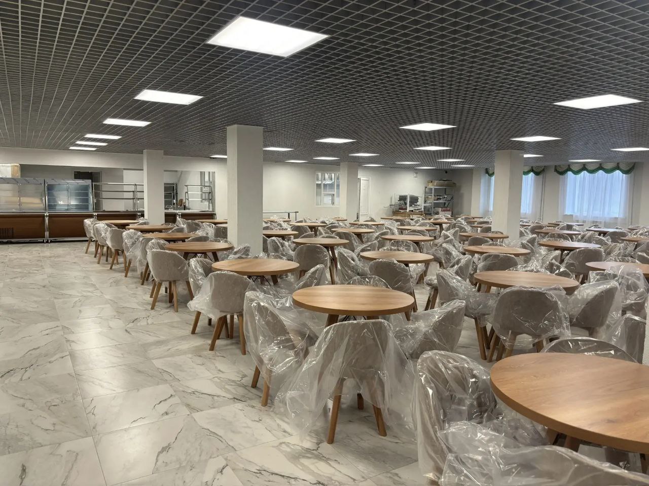 Одним из важных пунктов визита Олега Хохлова стала новый дом-интернат для престарелых и инвалидов в д. Чурилово Курского района Одним из важных пунктов визита Олега Хохлова стала новый дом-интернат для престарелых и инвалидов в д. Чурилово Курского района