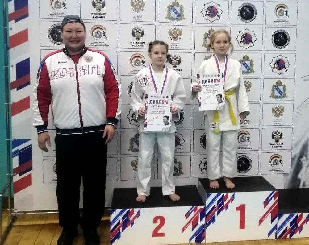 Воспитанники спортивной школы Единоборств продолжают участвовать в соревнованиях и пополнять копилку наград Воспитанники спортивной школы Единоборств продолжают участвовать в соревнованиях и пополнять копилку наград