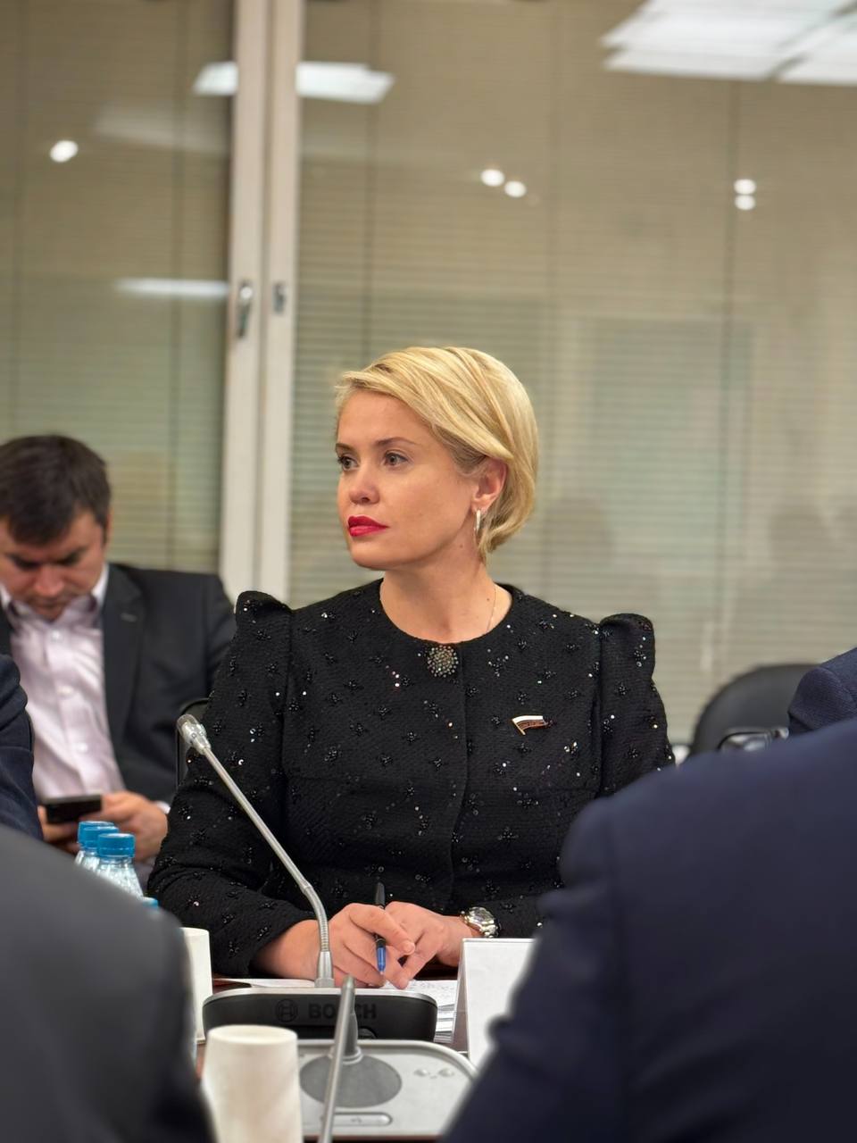 Екатерина Харченко: Вчера вечером на заседании Комитета по науке и высшему образованию утвердили ключевые поправки ко второму чтению бюджета: наука и высшее образование получают дополнительное финансирование