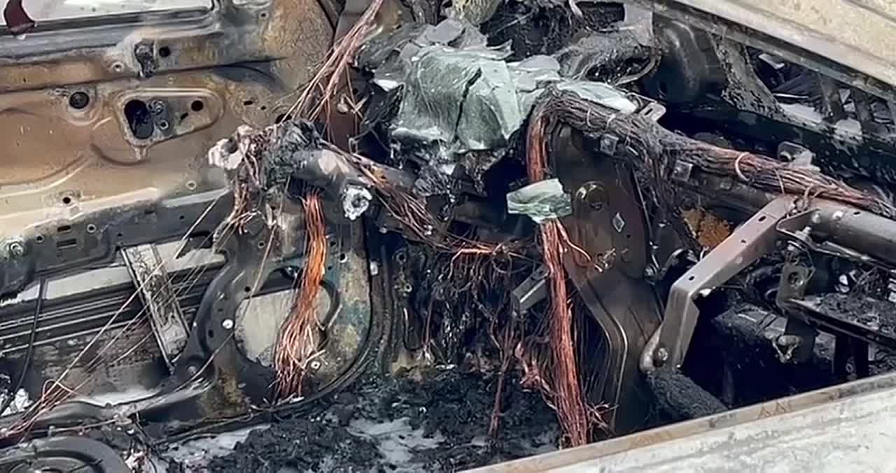 По предварительной информации, 13 ноября 2025 г. примерно в 11:35, на 521 км автодороги М 2 Крым, произошло столкновение автомобиля Шевроле Тахо под управлением водителя 1985 г.р. с автомобилем Лада Веста под управлением...