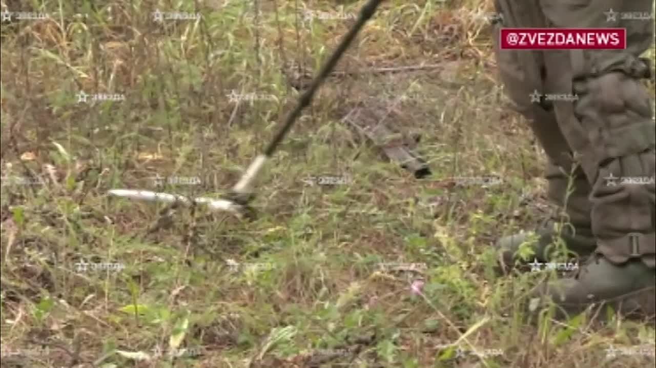 "Мы их приняли, как своих": наши бойцы бок о бок с саперами из КНДР разминируют территории Курской области