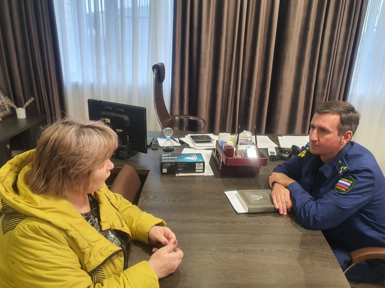 Заместитель прокурора области провел прием граждан в Тимском районе Заместитель прокурора области провел прием граждан в Тимском районе