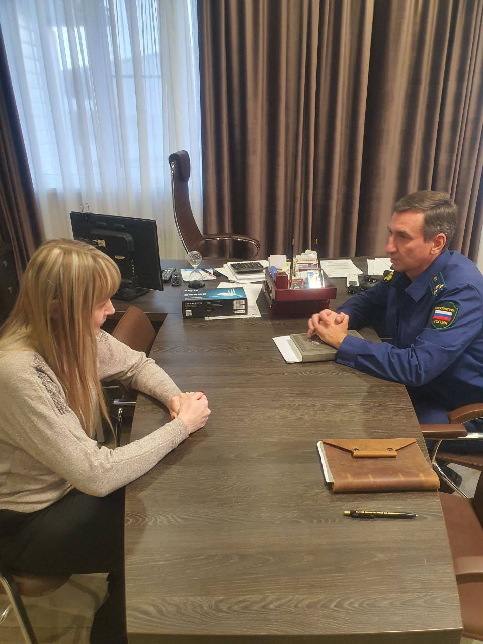 Заместитель прокурора области провел прием граждан в Тимском районе Заместитель прокурора области провел прием граждан в Тимском районе