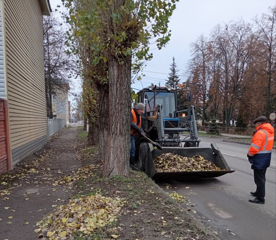Чистоту на улицах города наводят 111 человек Чистоту на улицах города наводят 111 человек