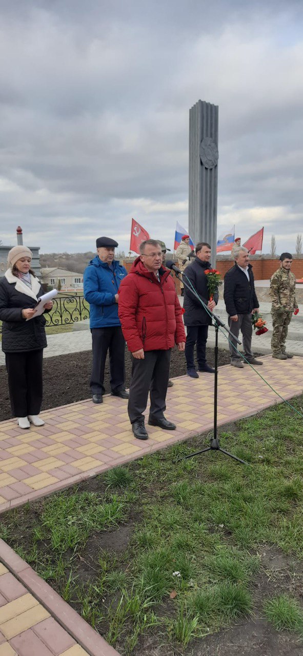 Александр Булгаков: Сегодня, принял участие в торжественной церемонии зажжения вечного огня в селе Становое Александр Булгаков: Сегодня, принял участие в торжественной церемонии зажжения вечного огня в селе Становое