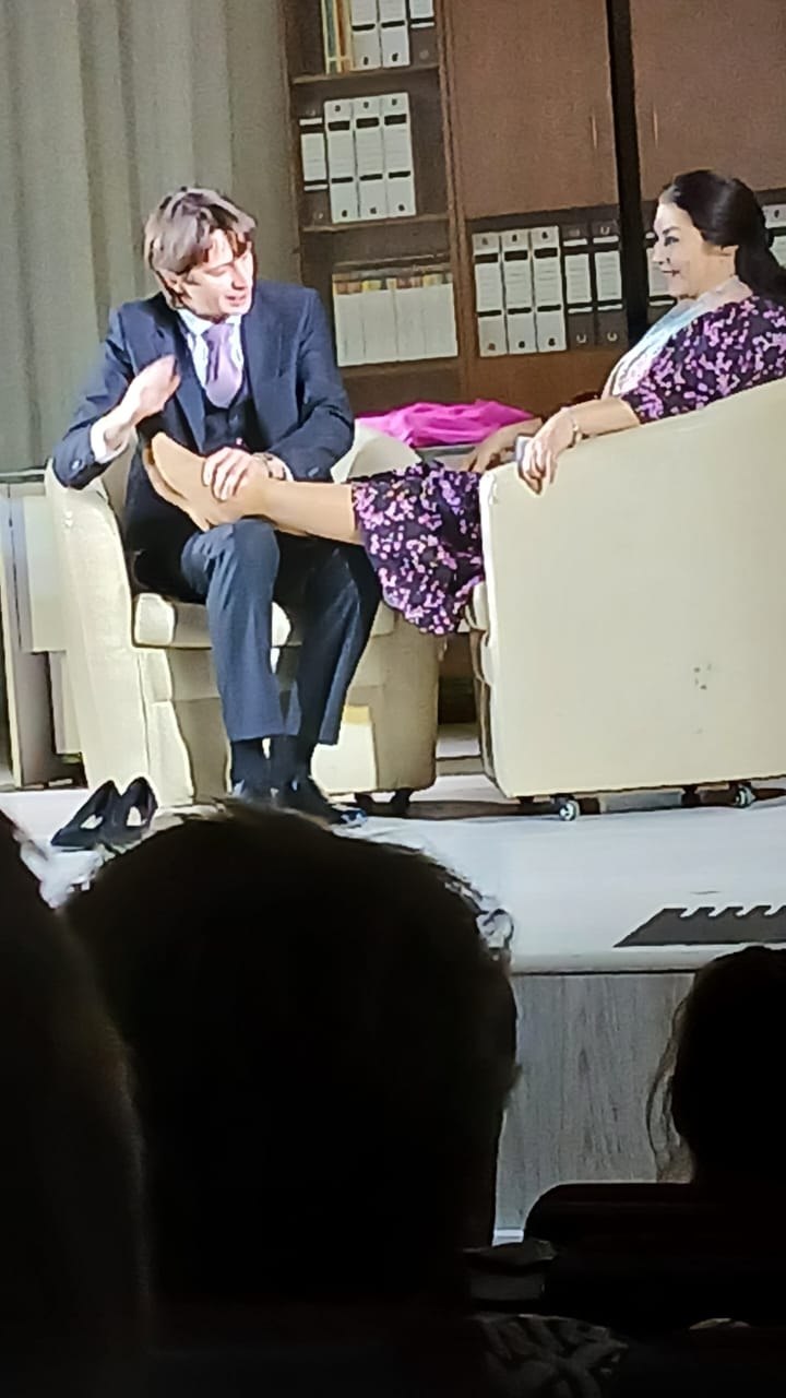 Участники проекта «Курское долголетие» Курчатовского района побывали в п. им. Карла Либкнехта, где на сцене районного Центра культуры и досуга проходил спектакль «Ненормальная», представленный Курским драматическим театром... Участники проекта «Курское долголетие» Курчатовского района побывали в п. им. Карла Либкнехта, где на сцене районного Центра культуры и досуга проходил спектакль «Ненормальная», представленный Курским драматическим театром...