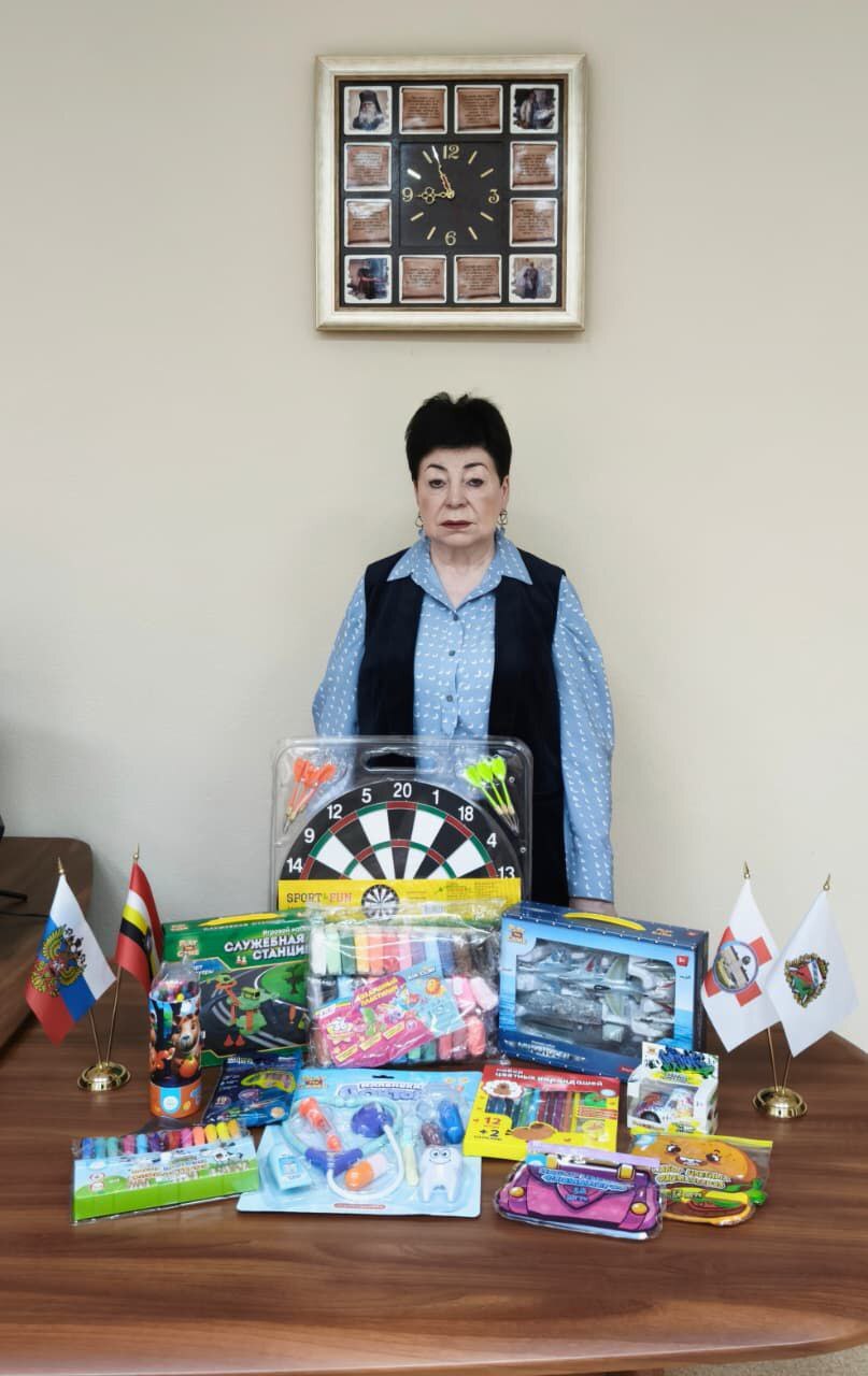 Коллектив Фатежской центральной районной больницы, под руководством главного врача Миры Георгиевны Локтионовой, присоединился к благотворительной акции «Коробка храбрости»