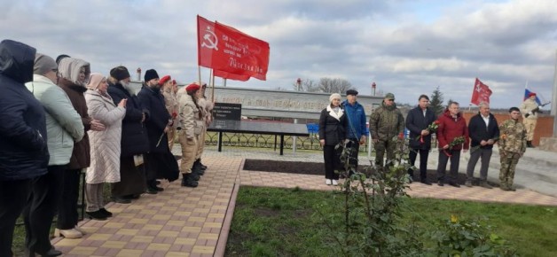 Александр Булгаков: Сегодня, принял участие в торжественной церемонии зажжения вечного огня в селе Становое