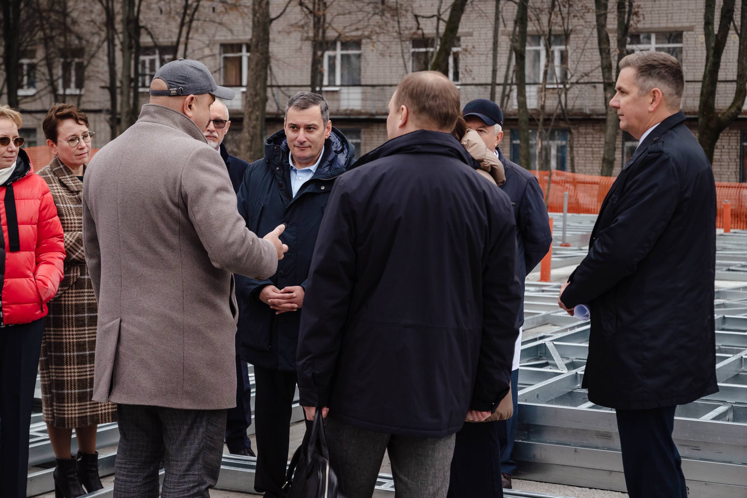 Александр Хинштейн: Вместе с коллегами из Федерального медико-биологического агентства (ФМБА) во главе с заместителем руководителя Натальей Михайловой проинспектировали ход строительства федерального центра заготовки и... Александр Хинштейн: Вместе с коллегами из Федерального медико-биологического агентства (ФМБА) во главе с заместителем руководителя Натальей Михайловой проинспектировали ход строительства федерального центра заготовки и...