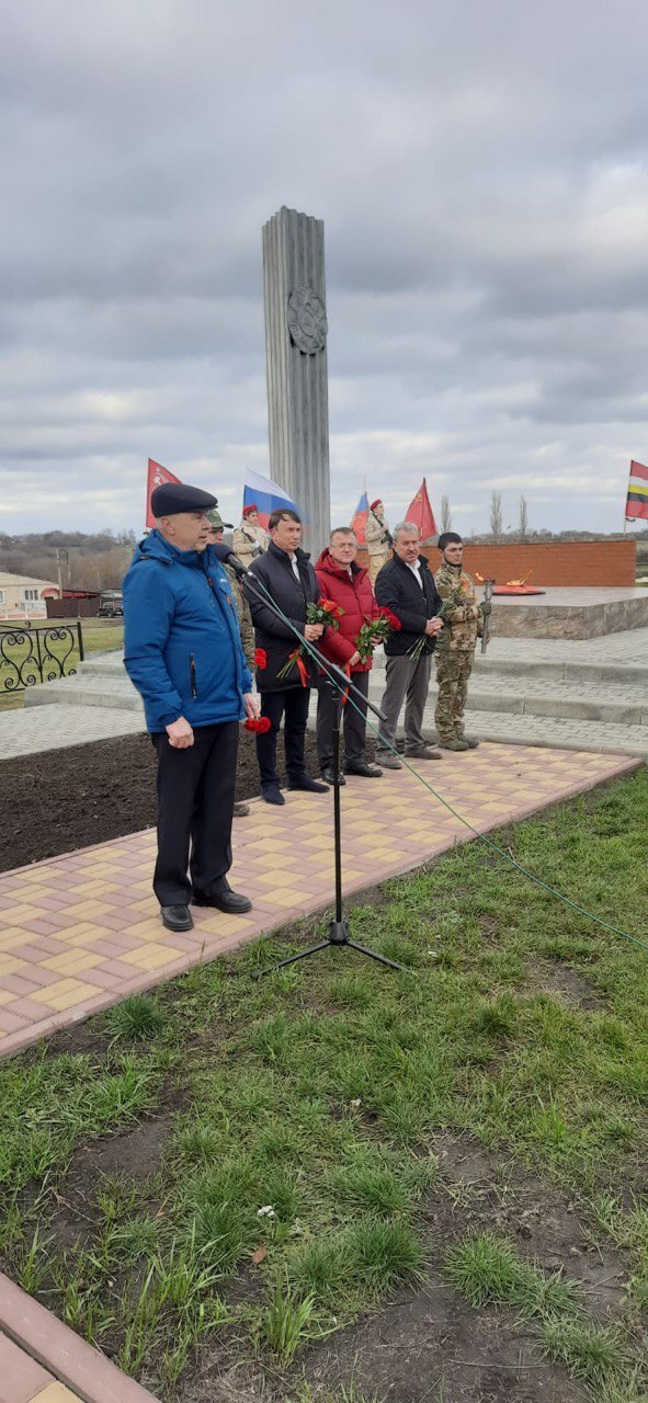 В с. Становое состоялась торжественная церемония зажжения Вечного огня В с. Становое состоялась торжественная церемония зажжения Вечного огня
