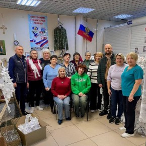 Глава города Евгений Маслов посетил гуманитарный пункт на Северном рынке