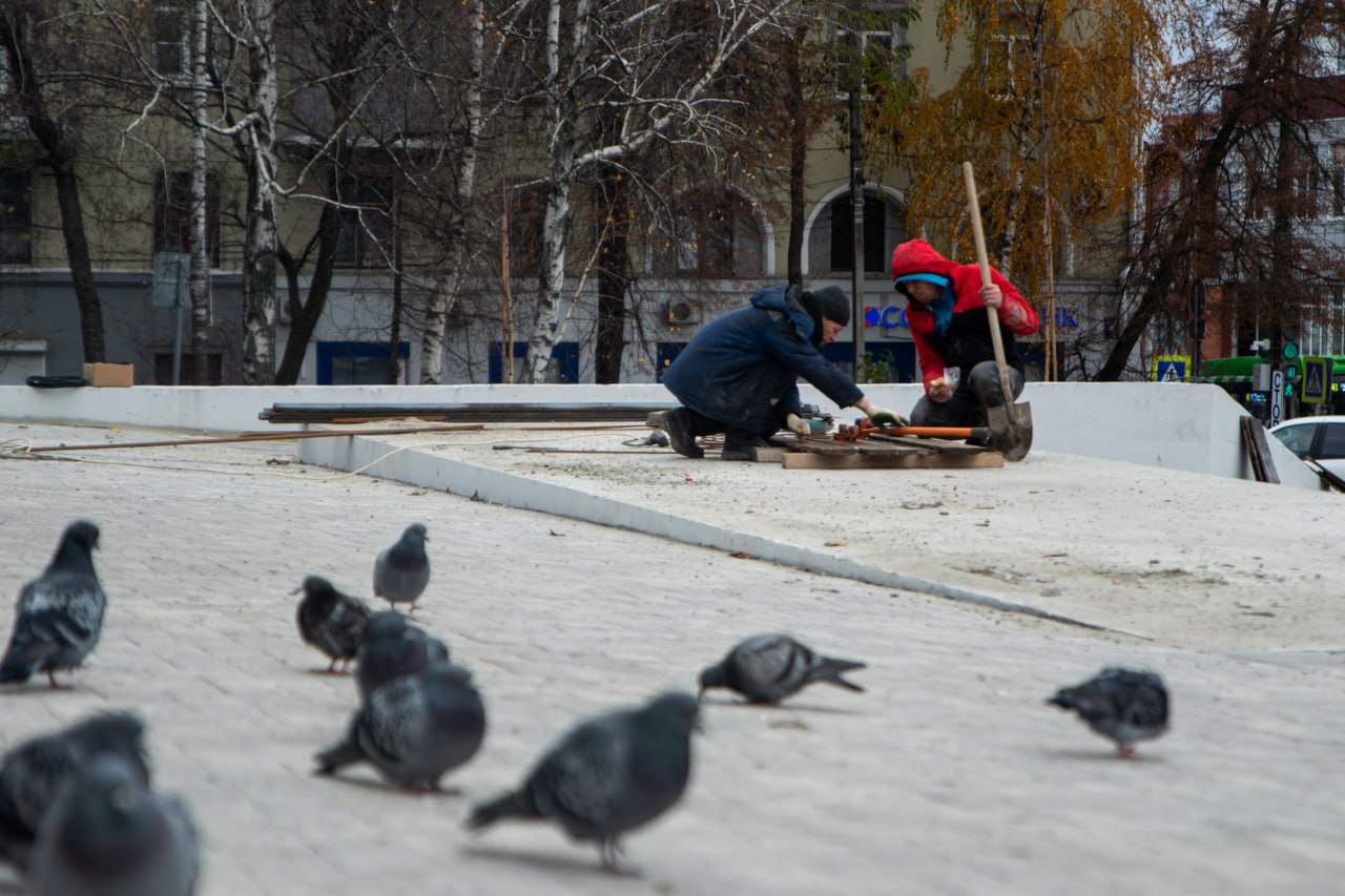 Благоустройство общественной территории возле ТЦ «Куряночка» продолжается Благоустройство общественной территории возле ТЦ «Куряночка» продолжается