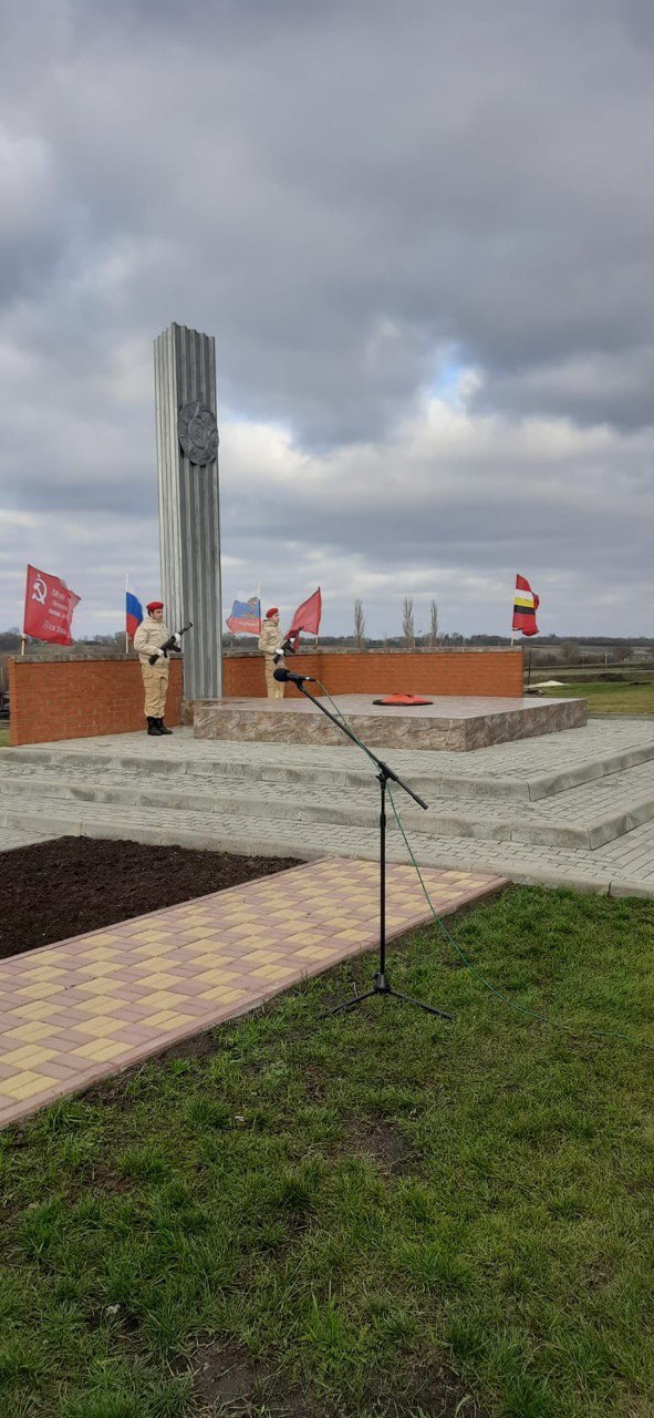 В с. Становое состоялась торжественная церемония зажжения Вечного огня В с. Становое состоялась торжественная церемония зажжения Вечного огня