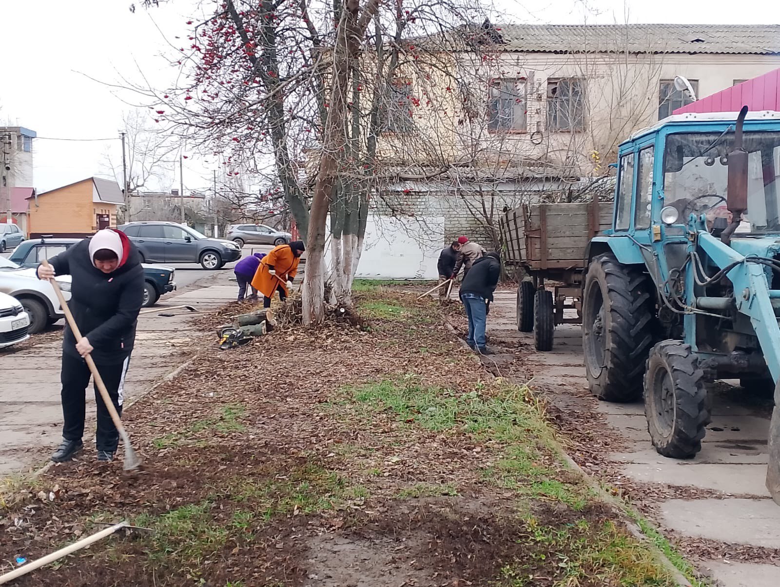 В пятницу, сотрудники администрации Свободинского сельсовета провели традиционный санитарный день