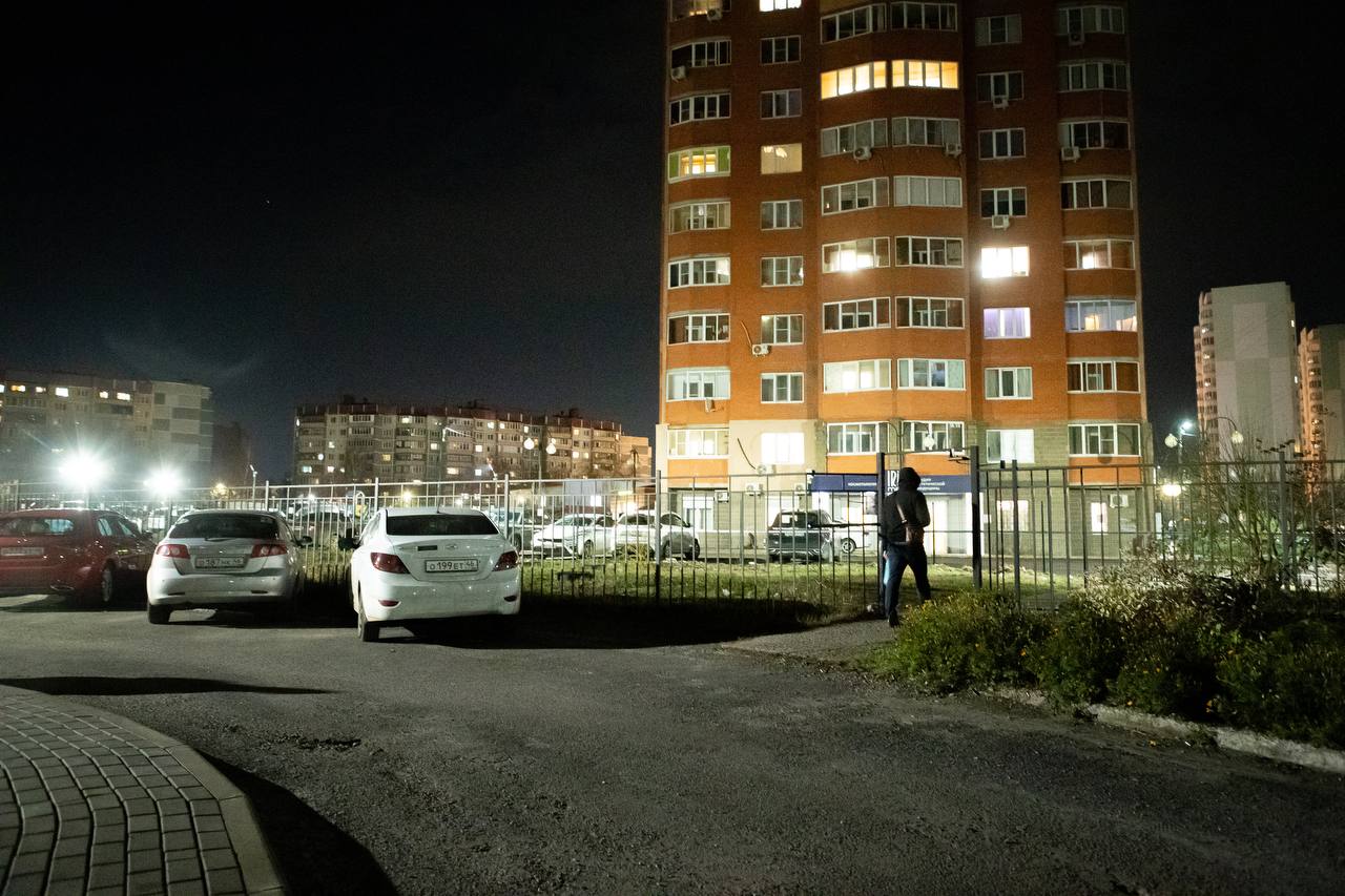 Глава Курска Евгений Маслов встретился с жителями дома по улице Майский бульвар, 9 Глава Курска Евгений Маслов встретился с жителями дома по улице Майский бульвар, 9