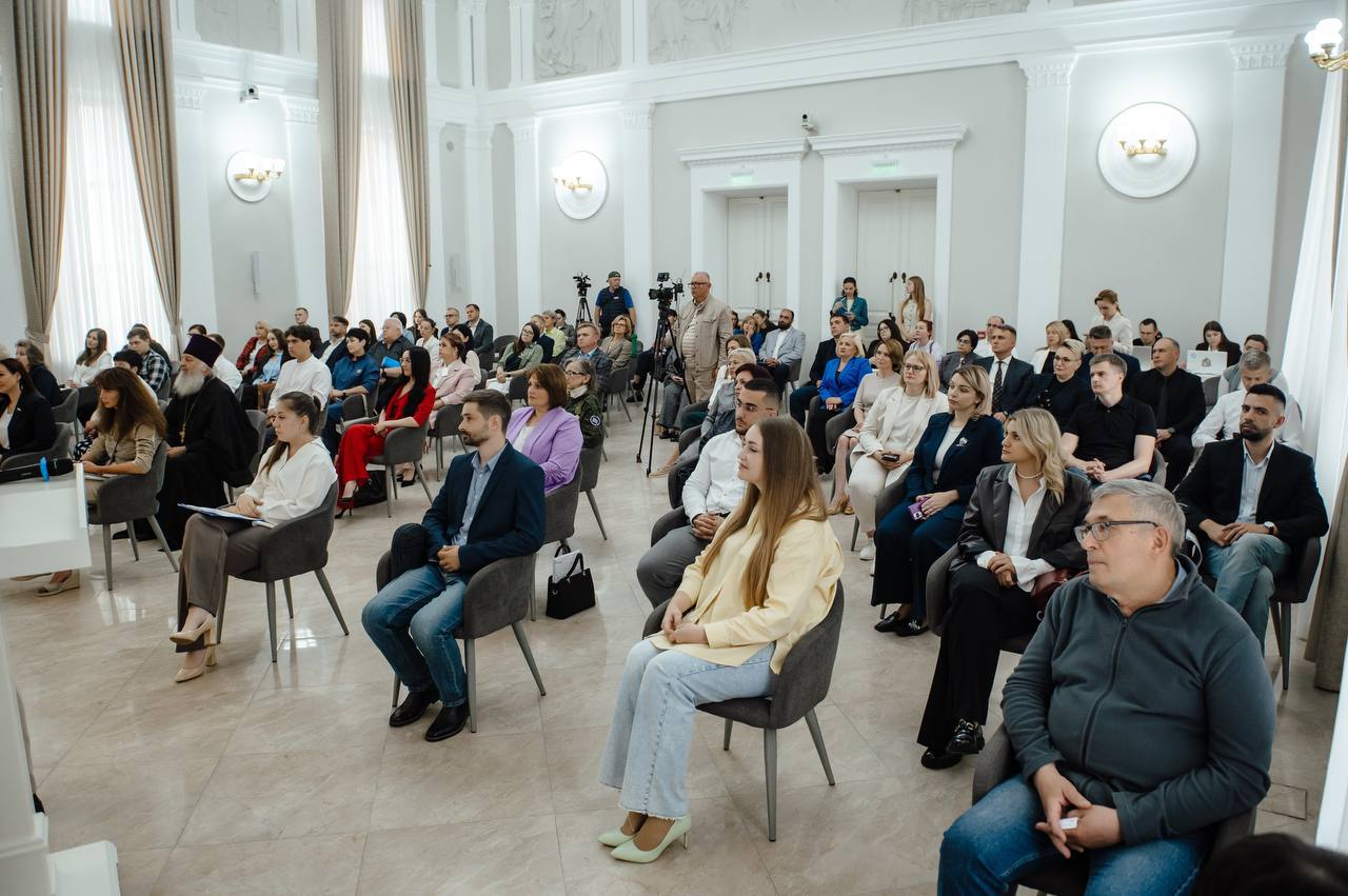 Александр Хинштейн: 14 проектов Курской области стали победителями грантового конкурса Президентского фонда культурных инициатив (ПФКИ) Александр Хинштейн: 14 проектов Курской области стали победителями грантового конкурса Президентского фонда культурных инициатив (ПФКИ)