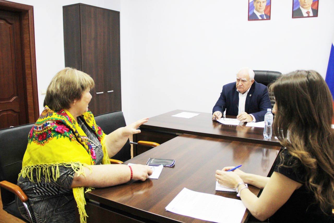 С житейскими вопросами к единороссу Николаю Жеребилову С житейскими вопросами к единороссу Николаю Жеребилову