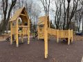 В сквере «Триумф» на проспекте Победы установили новую детскую площадку