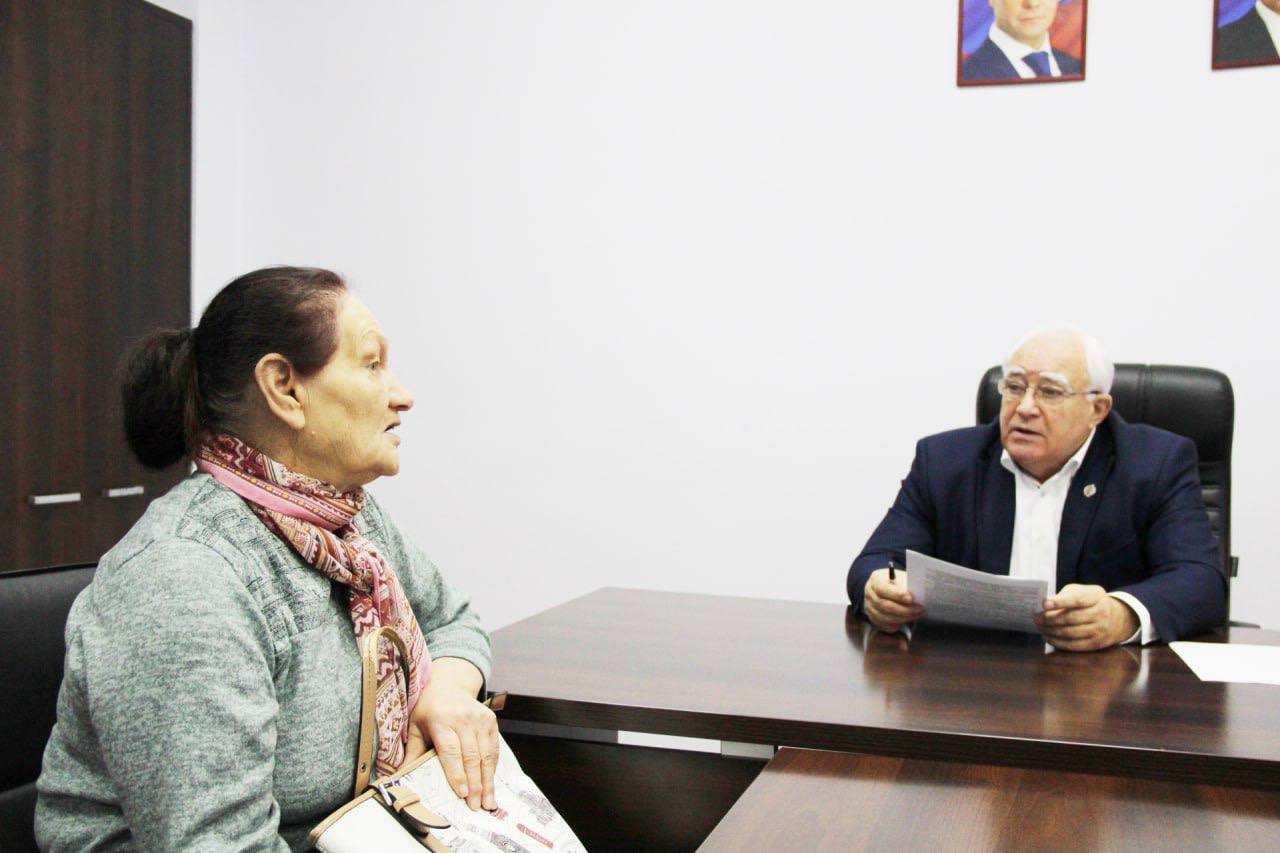 С житейскими вопросами к единороссу Николаю Жеребилову С житейскими вопросами к единороссу Николаю Жеребилову