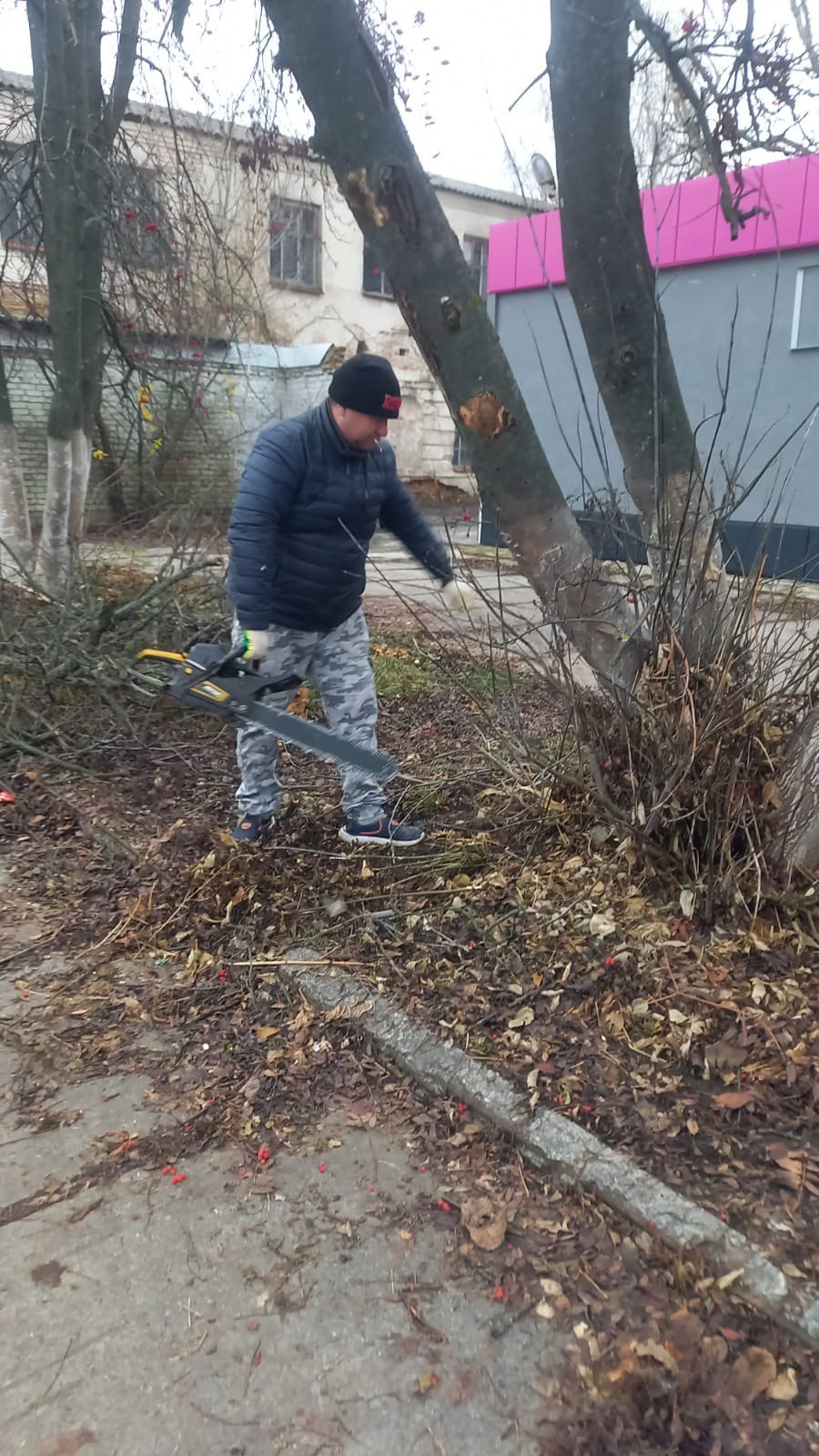 В пятницу, сотрудники администрации Свободинского сельсовета провели традиционный санитарный день В пятницу, сотрудники администрации Свободинского сельсовета провели традиционный санитарный день