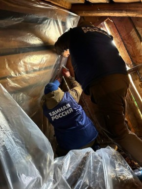 Игорь Кастюкевич: Продолжаем работать в городе Льгов Курской области на восстановлении жилых домов и построек после атаки БПЛА.