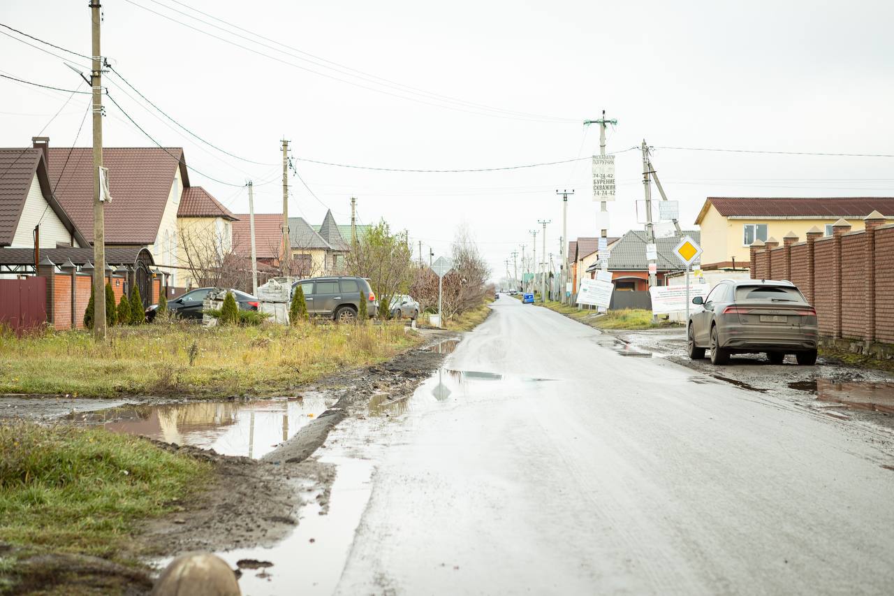 Евгений Маслов: Сегодня во время объезда вместе с губернатором Александром Хинштейном посмотрели несколько адресов, где у жителей возникали нарекания на качество ремонта дорог Евгений Маслов: Сегодня во время объезда вместе с губернатором Александром Хинштейном посмотрели несколько адресов, где у жителей возникали нарекания на качество ремонта дорог